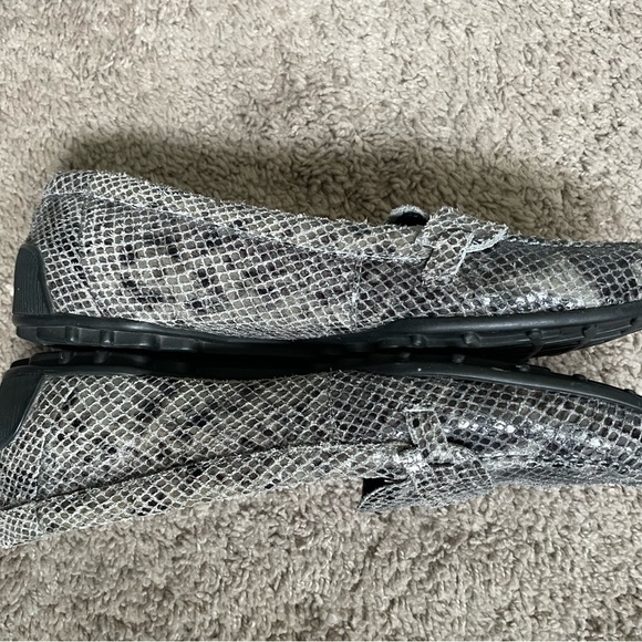 Rockport Woman’s Loafers - Picture 5 of 8